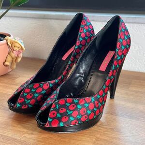 Betsey Johnson Red Floral Peep-Toe Heels – Size 8